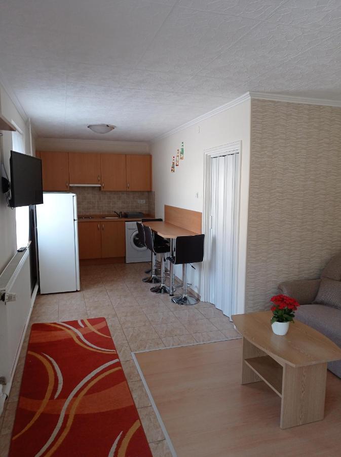 Joe Beach Apartman Кестхей Экстерьер фото